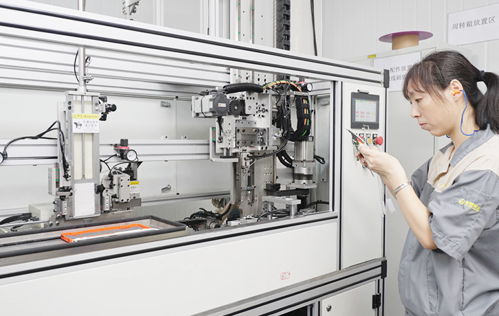 傲群自動化車間生產環境