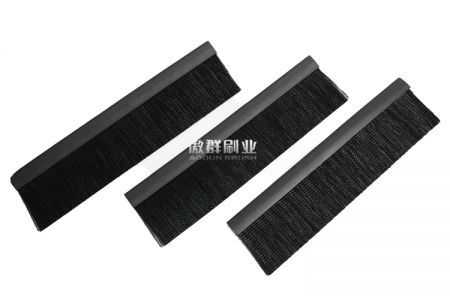 傲群鋁合金/橡膠機(jī)柜毛刷：守護(hù)設(shè)備運(yùn)行，筑牢防護(hù)屏障?